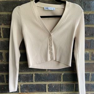 Crop ribbed buttoned top